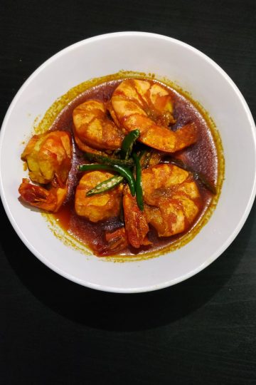 Chingri macher jhal - Prawn curry picture